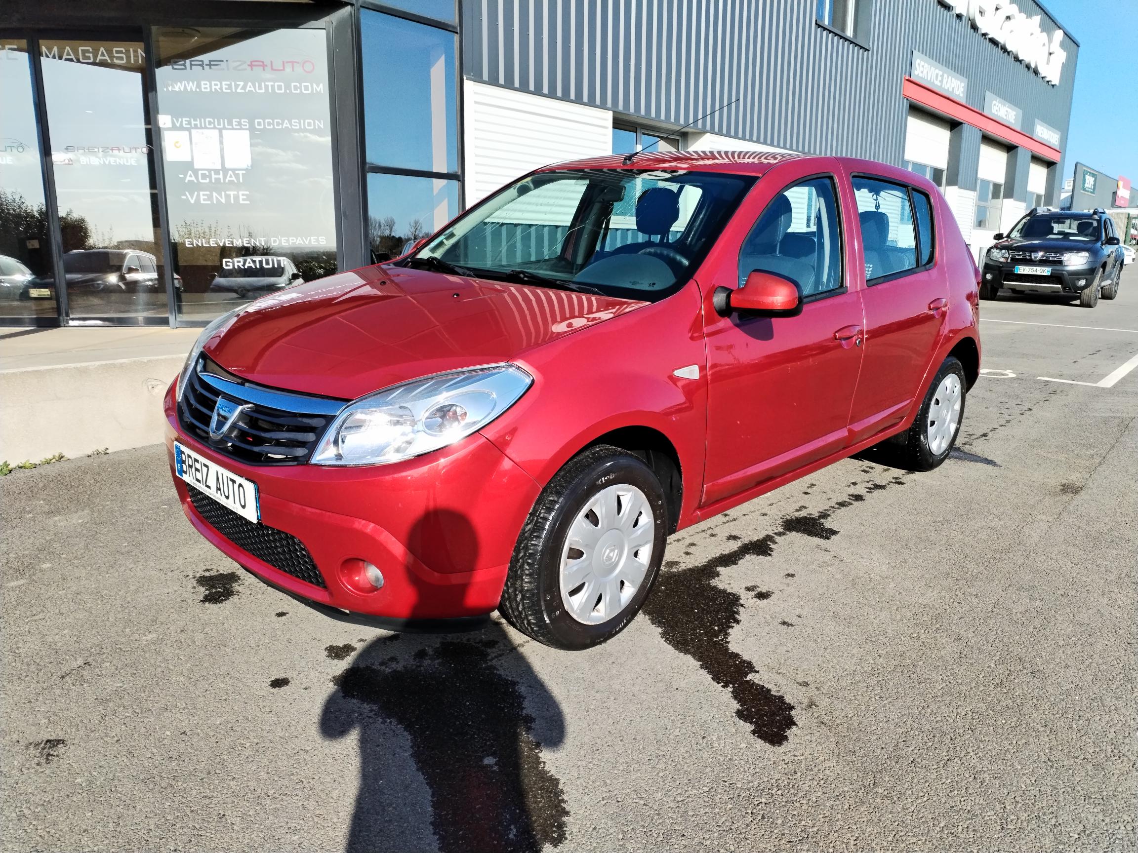 DACIA           SANDERO